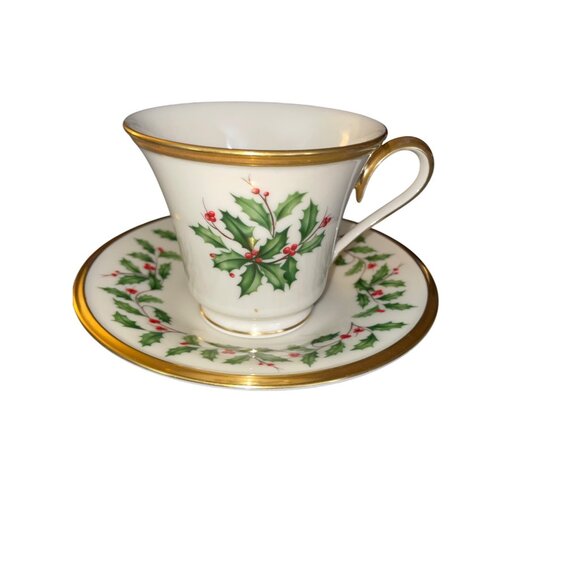 Lenox Holiday China Tea Cup & Saucer Set Holly & Berry Design Gold Trim - Picture 3 of 7